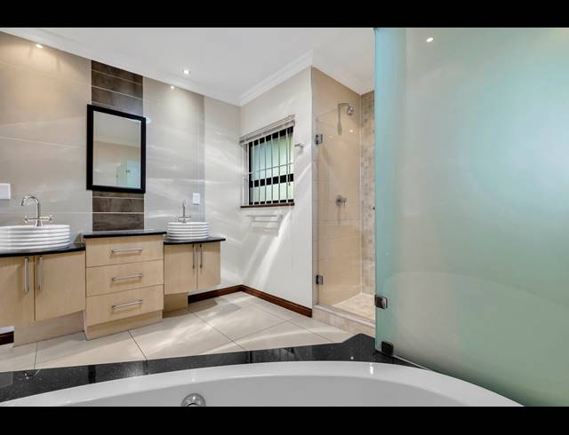 4 BEDROOM HOUSE FOR SALE IN HYDE PARK
